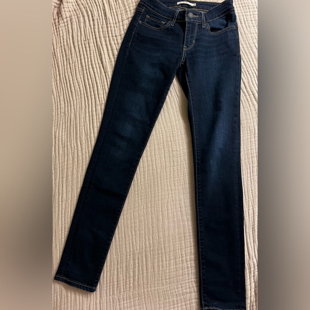 Levi’s 711 Skinny Jeans